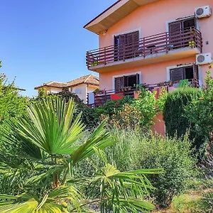 Marinici - With Private Parking Appartement